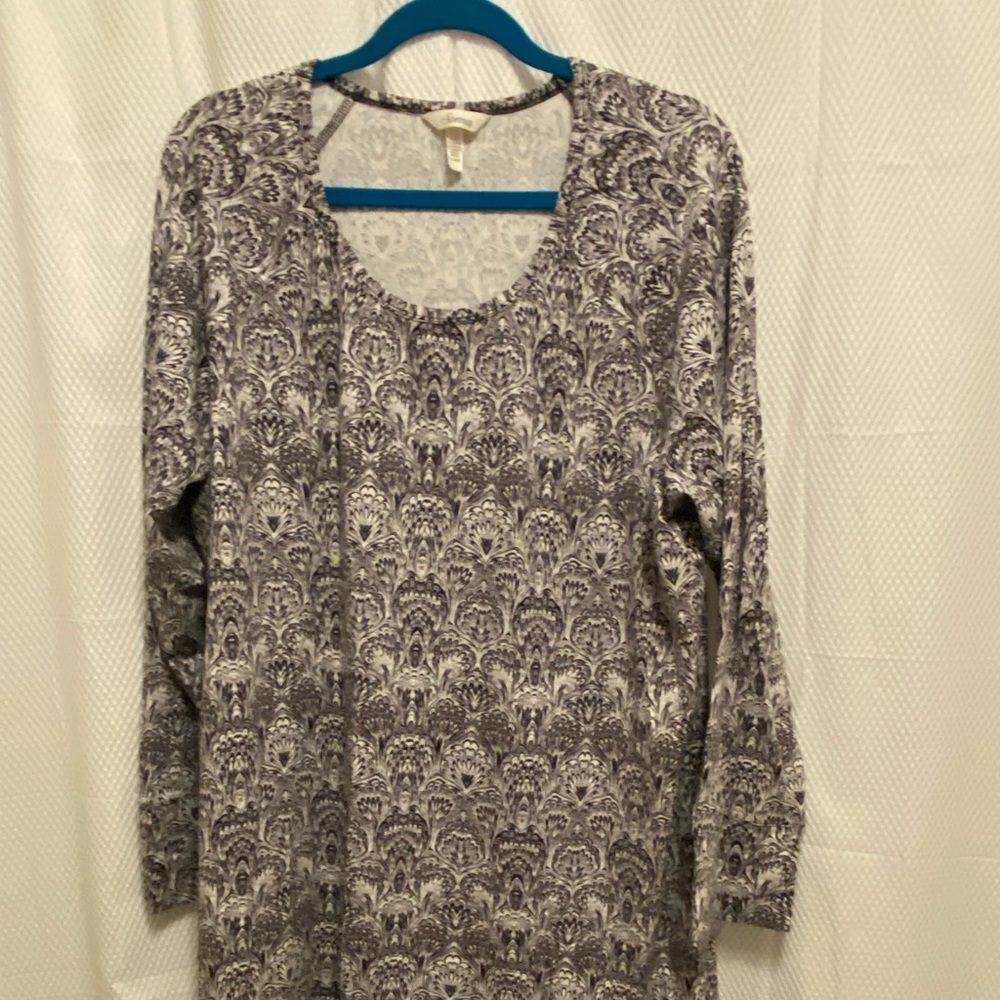 Soma Black and White Long Sleeve Nightgown